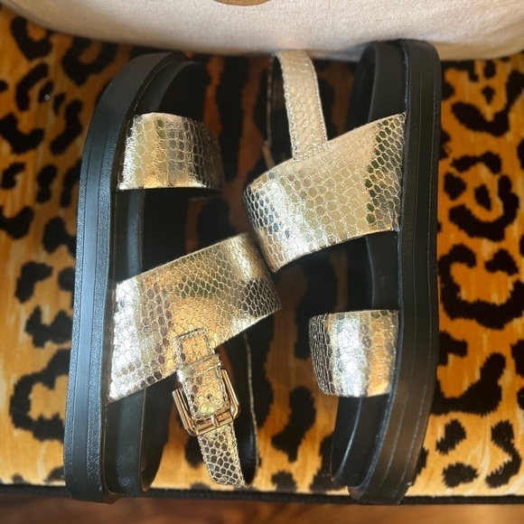 AEROSOLES Women’s Gold Buckle Sandal Leggenda - Picture 6 of 10